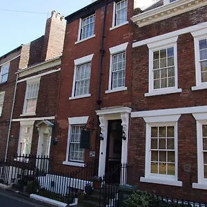 Tall Storeys **** Scarborough